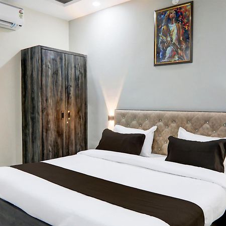 Super Townhouse Gls International Hotel Lucknow Buitenkant foto