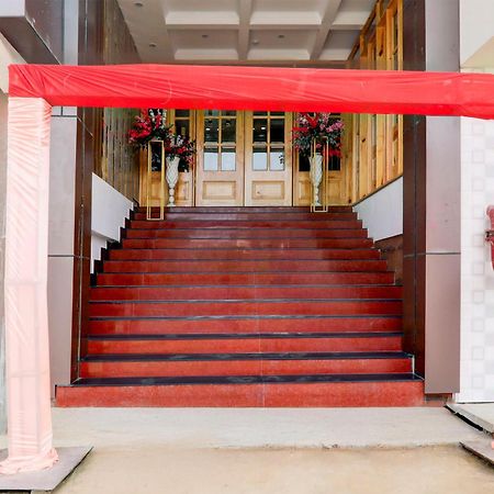 Super Townhouse Gls International Hotel Lucknow Buitenkant foto