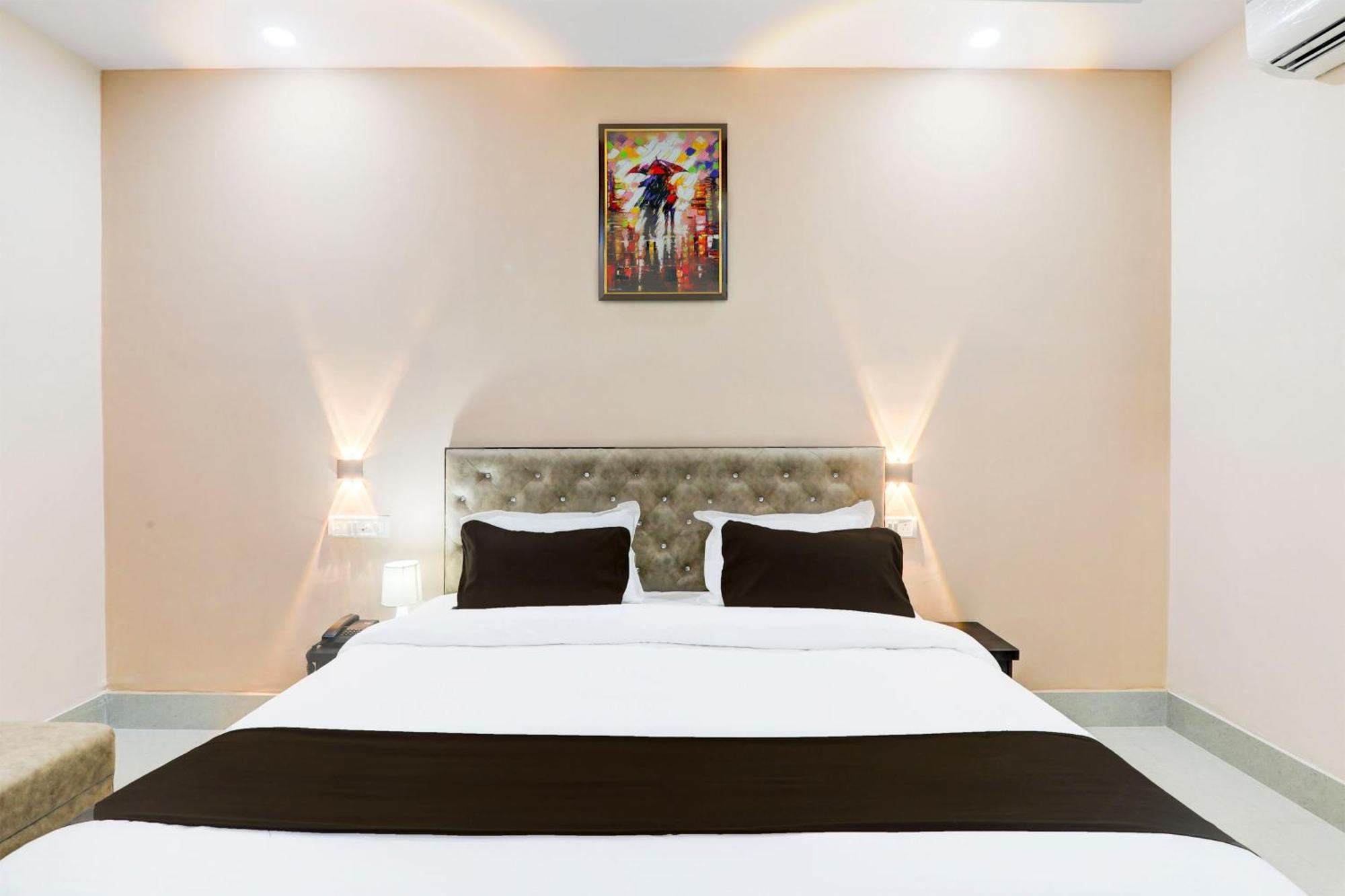 Super Townhouse Gls International Hotel Lucknow Buitenkant foto