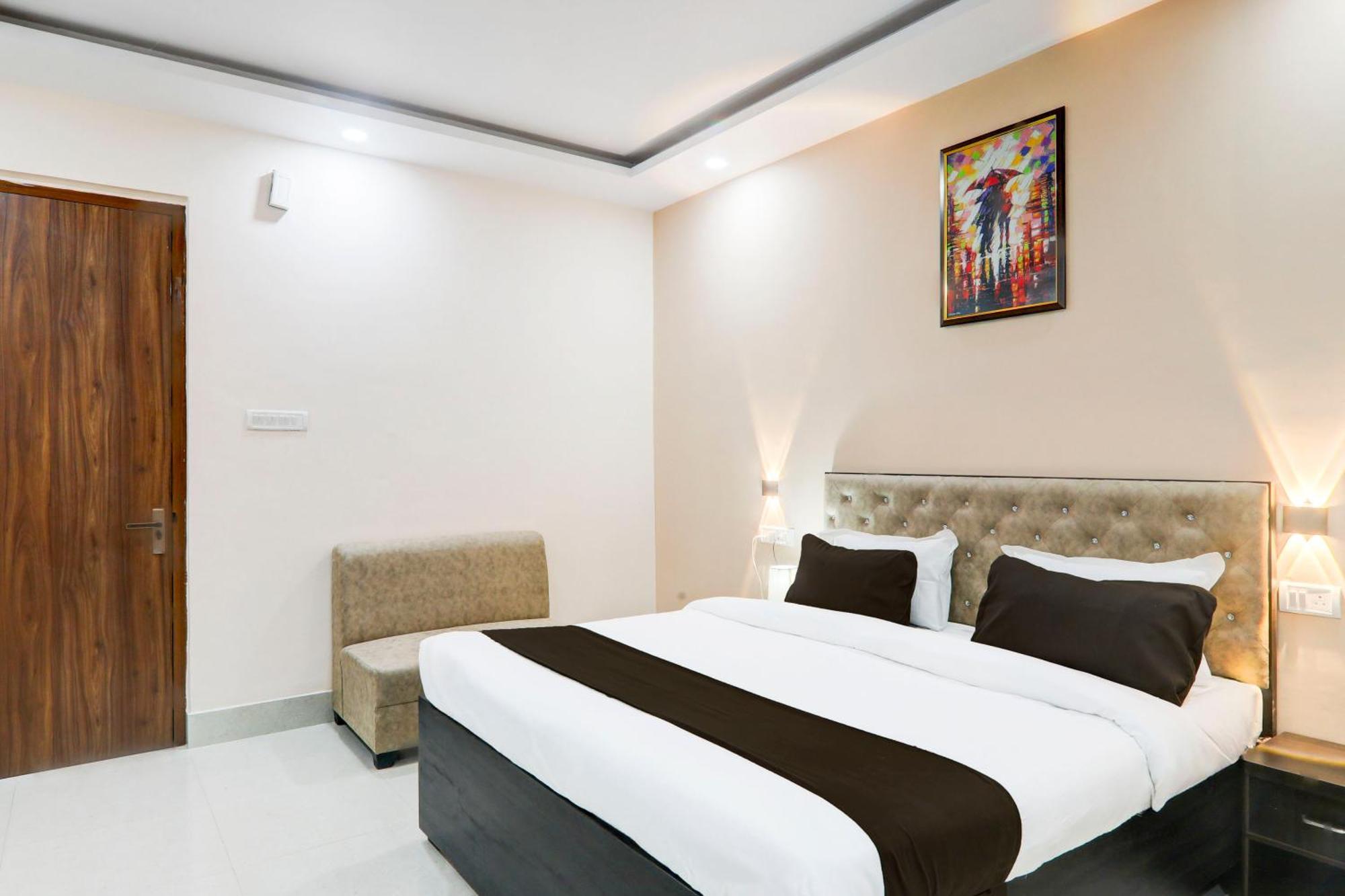 Super Townhouse Gls International Hotel Lucknow Buitenkant foto