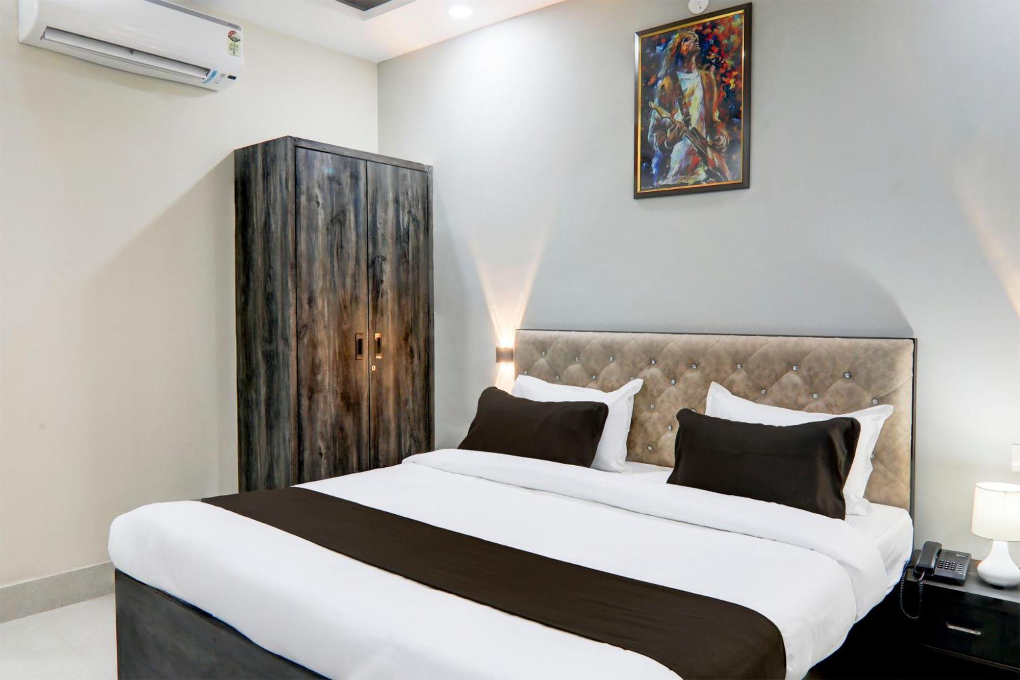 Super Townhouse Gls International Hotel Lucknow Buitenkant foto