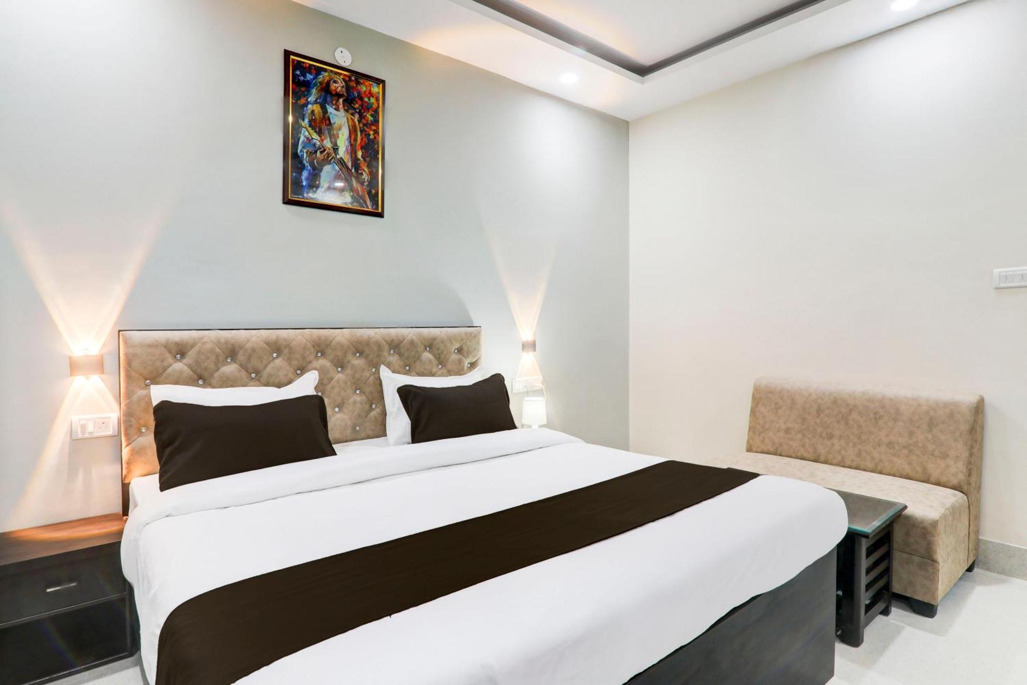 Super Townhouse Gls International Hotel Lucknow Buitenkant foto