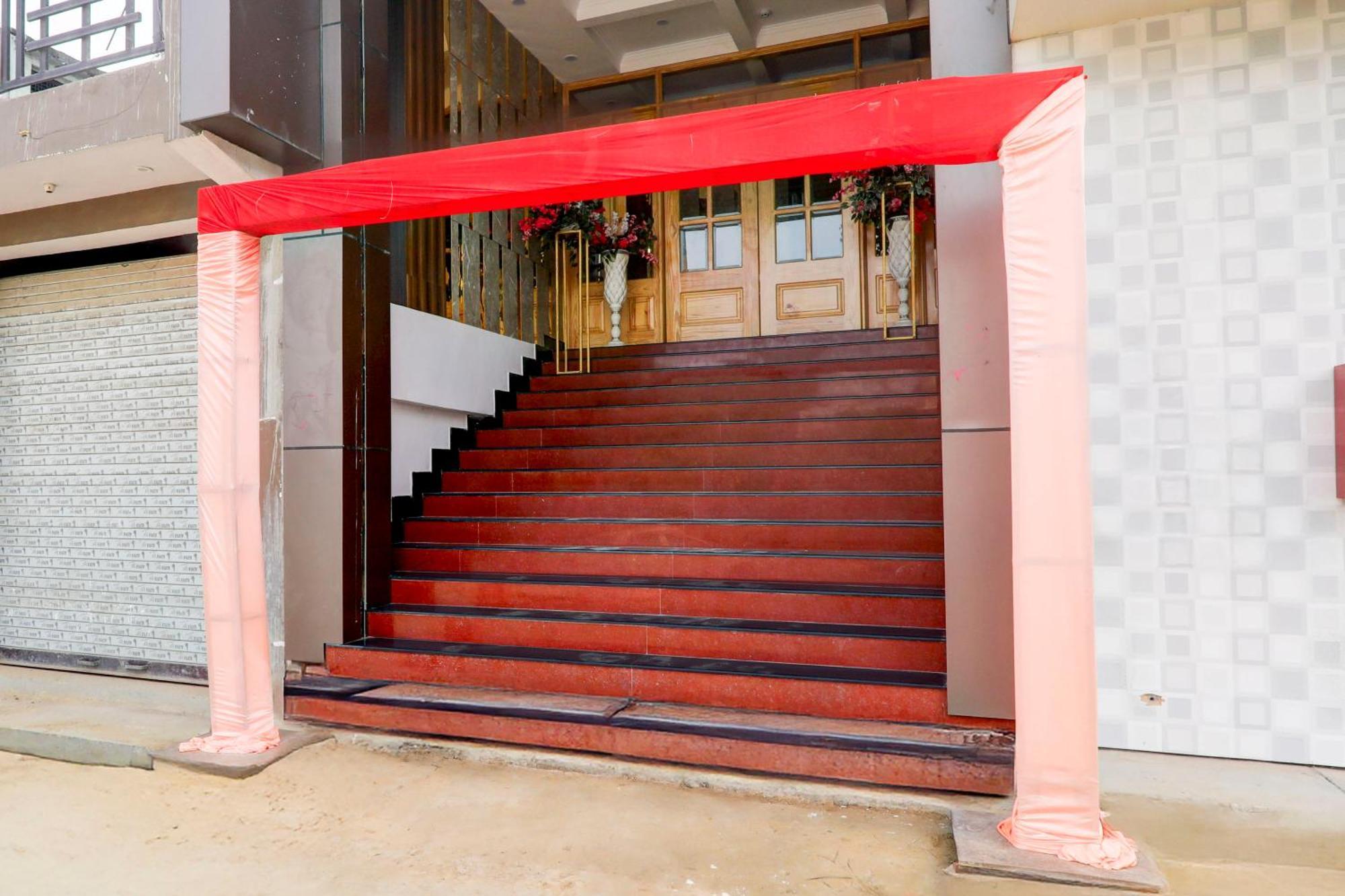 Super Townhouse Gls International Hotel Lucknow Buitenkant foto